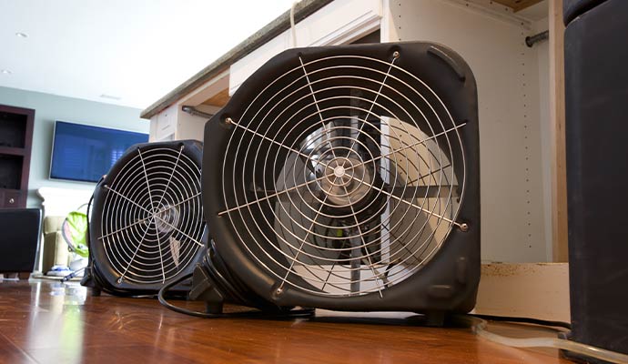 Industrial floor fans
