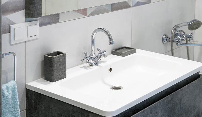 Neat and clean bathroom sink