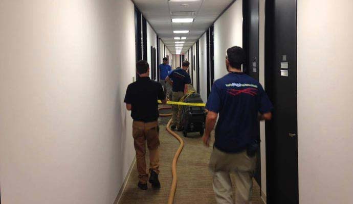 Professional water extraction service in a commercial property